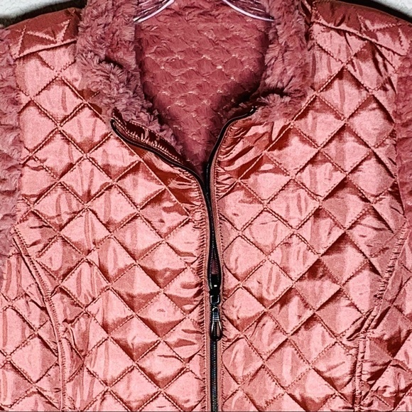 D&Co denim and company Reversible quilted/fuzzy vest women’s Large - Picture 3 of 8